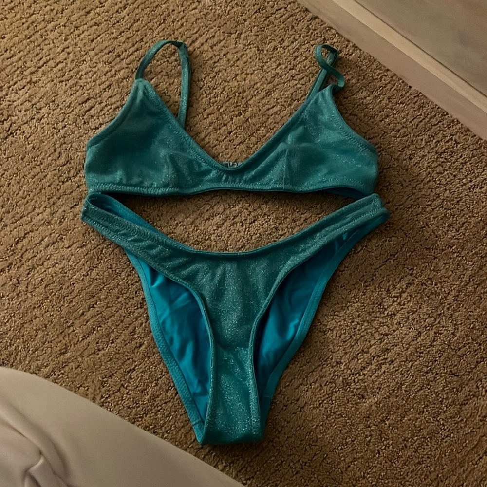 Triangl suit